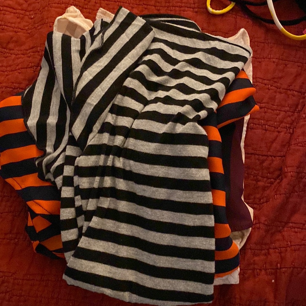 Women’s size small tops (5) EUC